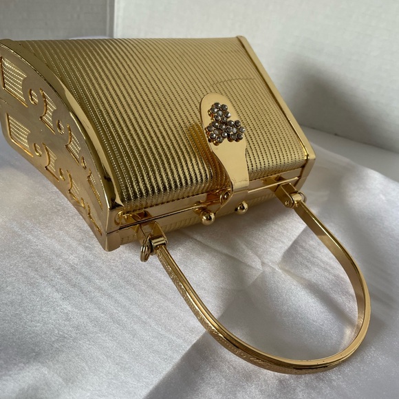 Special Event Clutch. - Picture 7 of 11